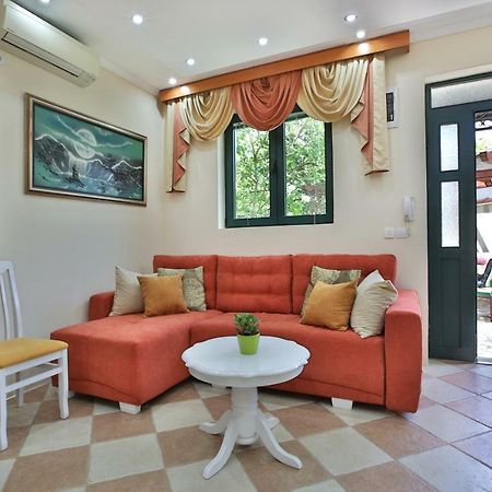 Apartments Holiday Lux Sutomore Luaran gambar