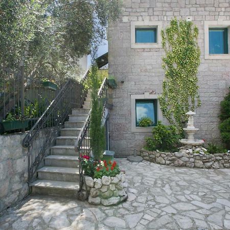 Apartments Holiday Lux Sutomore Luaran gambar