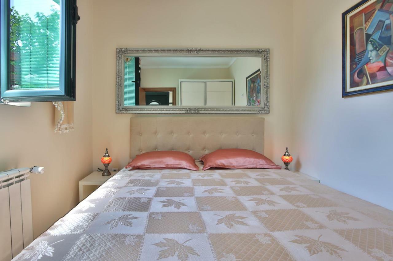 Apartments Holiday Lux Sutomore Luaran gambar