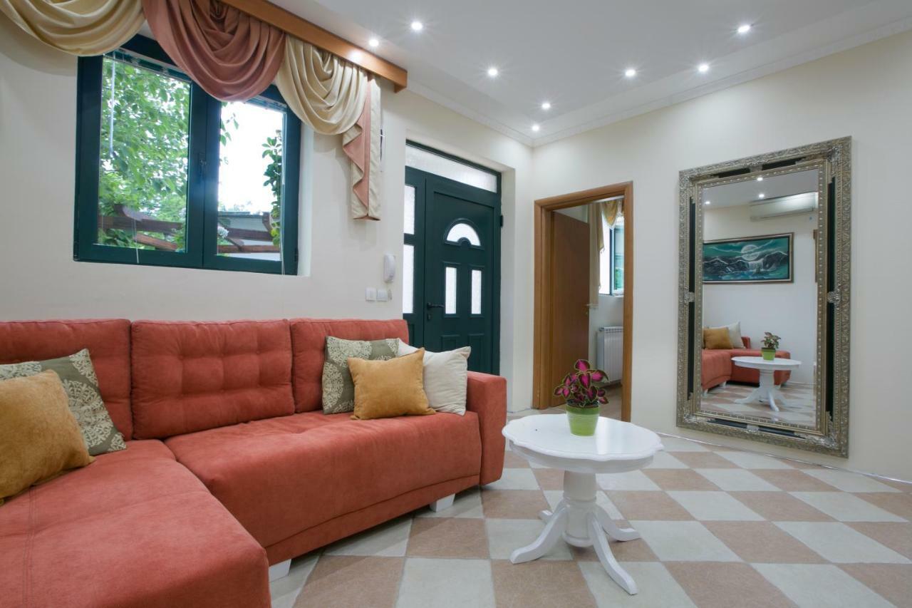 Apartments Holiday Lux Sutomore Luaran gambar