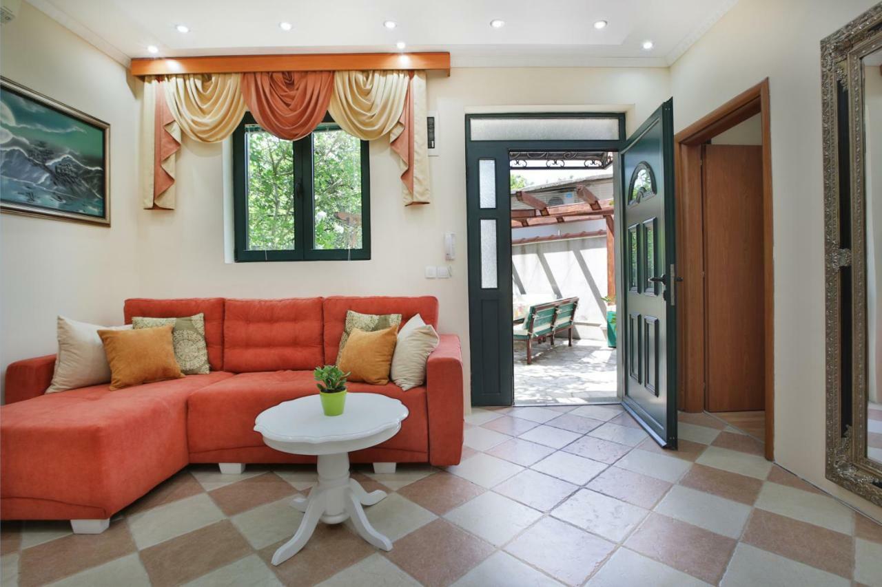 Apartments Holiday Lux Sutomore Luaran gambar