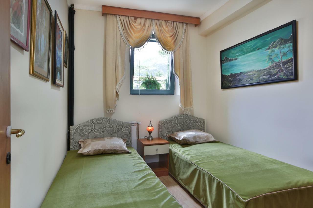 Apartments Holiday Lux Sutomore Luaran gambar