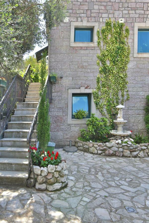 Apartments Holiday Lux Sutomore Luaran gambar