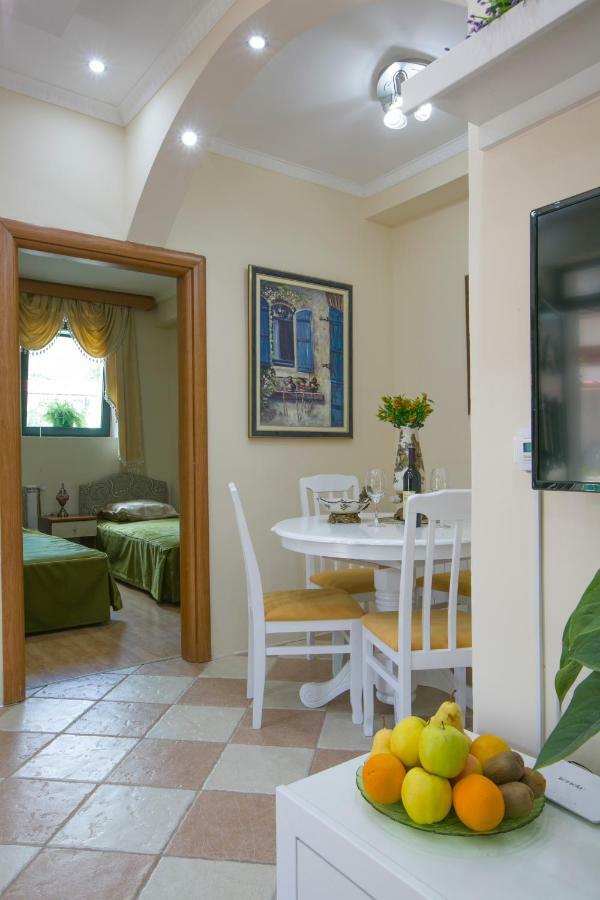 Apartments Holiday Lux Sutomore Luaran gambar