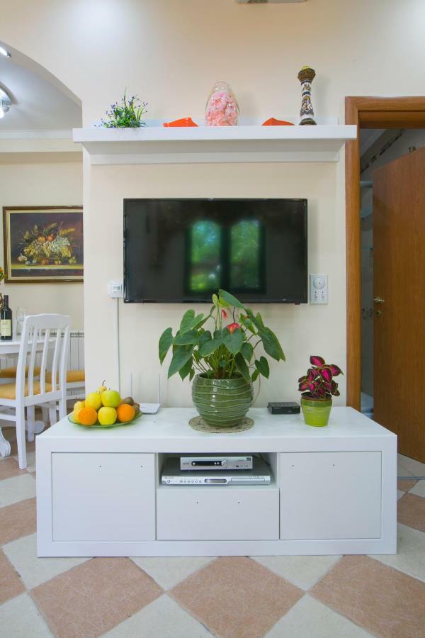 Apartments Holiday Lux Sutomore Luaran gambar