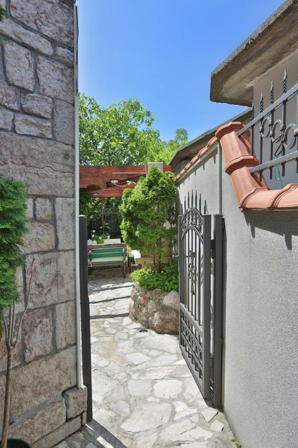 Apartments Holiday Lux Sutomore Luaran gambar